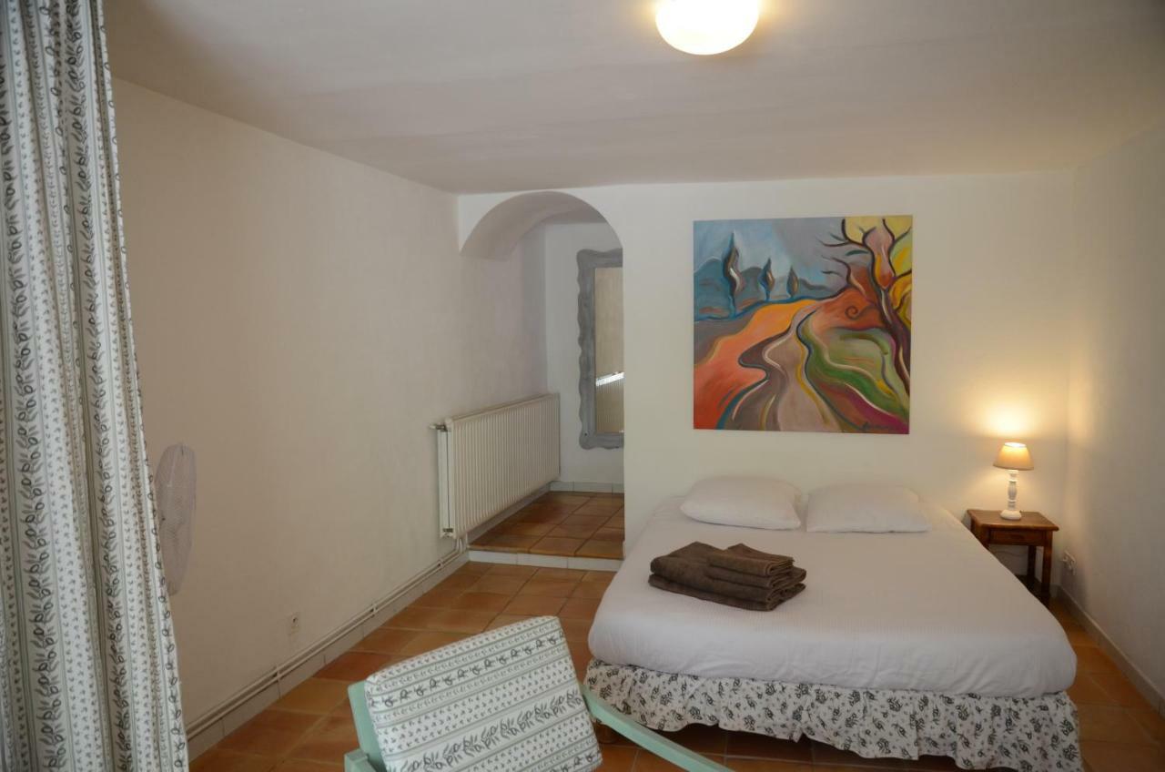 Appartement Domaine Hemmitage à Salernes Extérieur photo