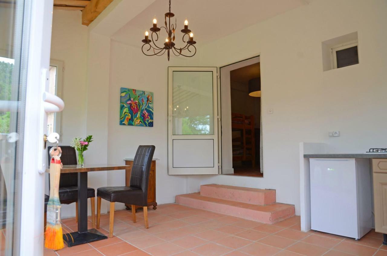Appartement Domaine Hemmitage à Salernes Extérieur photo