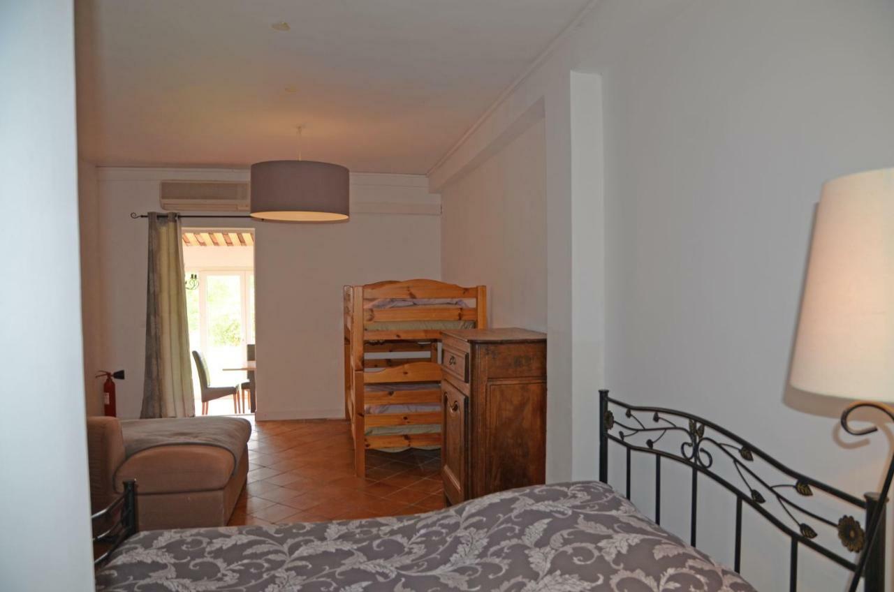Appartement Domaine Hemmitage à Salernes Extérieur photo