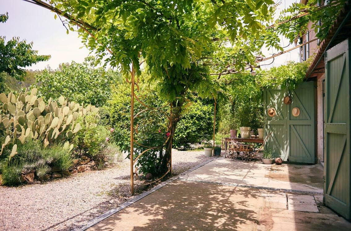 Appartement Domaine Hemmitage à Salernes Extérieur photo